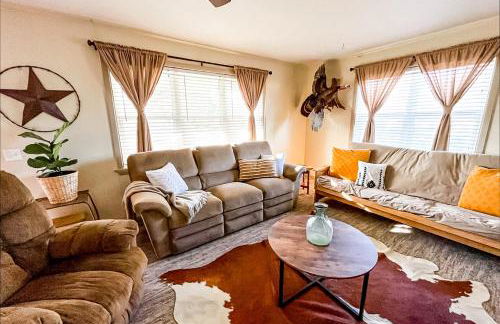 Fenced Yard! Peaceful Retreat in Smithville - Photo 3