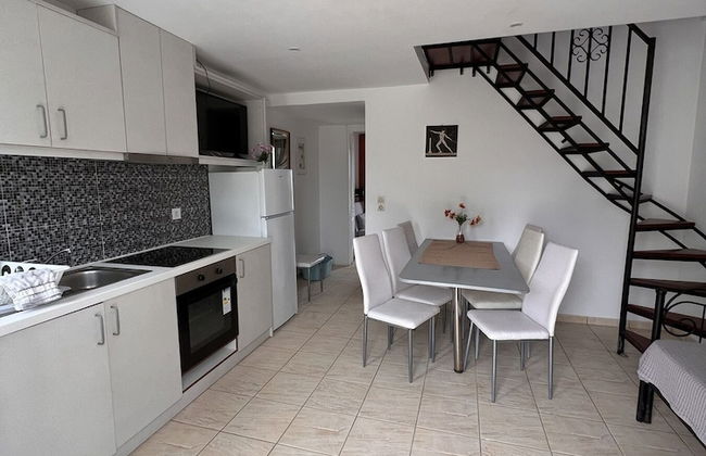 Birds Villa Apartments with Heated Pool - Including Car and Breakfast - Photo 33