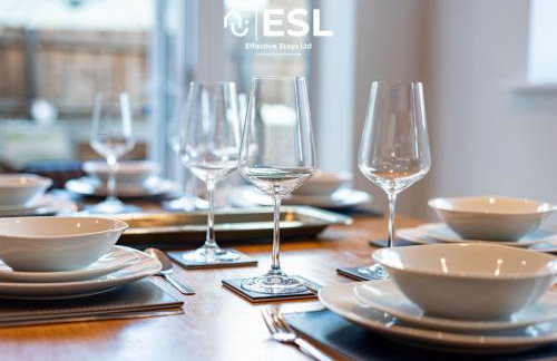 Large Modern 4 Bedroom House in Uttoxeter, Near Alton Towers, Great for Families - Foto 35