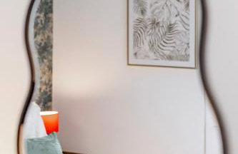 Stylish 5Bedroom Getaway in Quiet Mildenhall Area - Photo 3