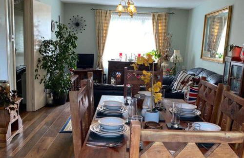 2-Bed House Sleeps 4 - Enclosed Garden - Tv & WiFi - Photo 10