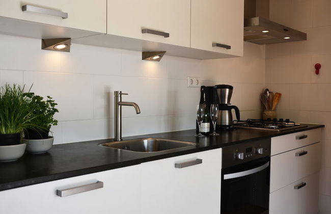 Chic Holiday Home in Noordwijkerhout near Lake - Photo 2