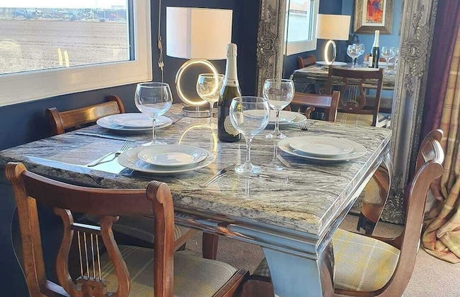 2bed Chalet Sleeps 5 - Dogs Free, Parking, Seaview - Foto 14