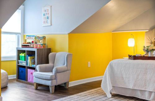 Chic Home with Large Private Yard! Hot Tub, Close To Downtown - Foto 47