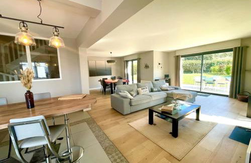 Villa Spacieuse & Moderne, Proche des Plages - Foto 1