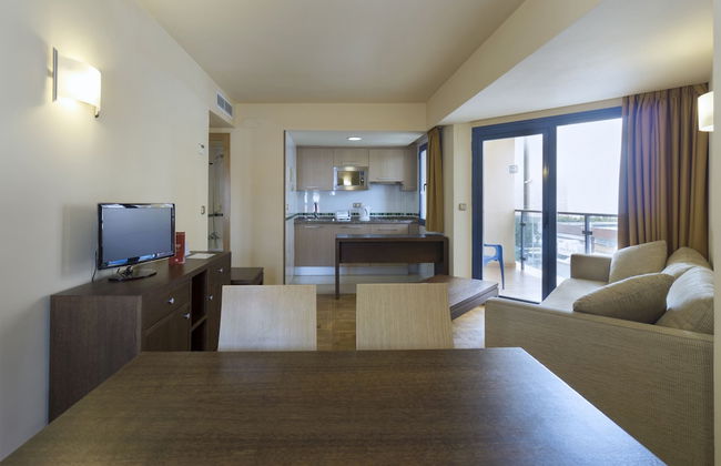 MS Apartamentos Puerto Marina - Photo 9