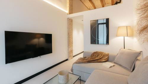 Lovely Exclusivity in Valencia Center - Photo 2