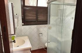 Casa ampla e bem localizada - 1 rua da praia - Foto 8