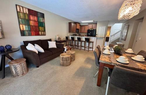 Incrível casa 5BD/5BA com piscina perto da Disney - Foto 8