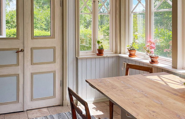 Idyllic Family Retreat Close to the Sea - Photo 8