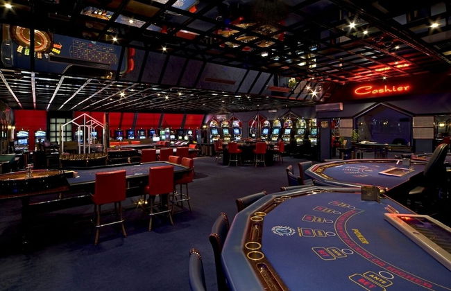 Luxury Apartment in Opatija for 8 People With Pool and Silk Bedding - Photo 15