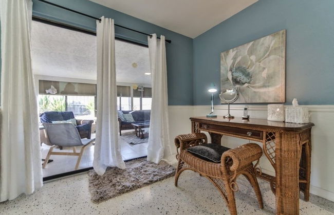 Amazing Pet Friendly 3 Bed House - Heated Pool 3 Bedroom Home by RedAwning - Foto 28