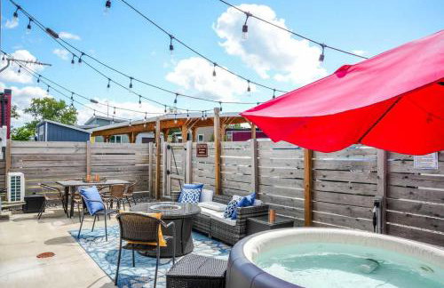 Eclipse Hot tub and billiards in Downtown Geneva - Foto 1