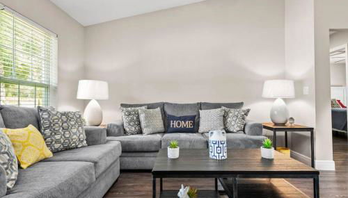 Pet-friendly, Heated Pool, Close to Everything 3 Bedroom Home - Foto 2