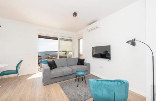 Villa Eni Beachfront apartment with pool - Photo 15