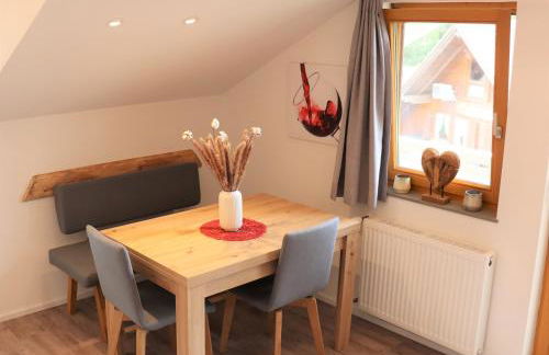 Wohnung #6 mit Balkon in ruhiger aber zentrale Lage - Stadtbus vor der Tür! - Foto 2