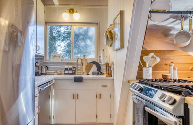 A-frame Retreat by Avantstay Modern Interiors 2 Decks Views - Foto 16