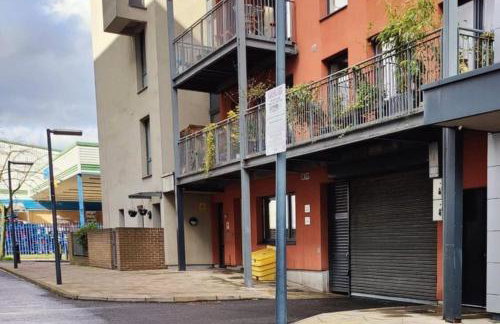 Spacious 3 Bed Duplex Private Rooftop 3min Victoria Park & Canal 2 Playgrounds - Foto 24