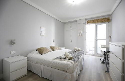 Precioso Piso Céntrico Con Aparcamiento Gratuito - Foto 1