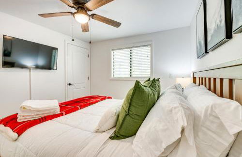 Deck and Community Perks Bright Pocono Lake Home! - Foto 14