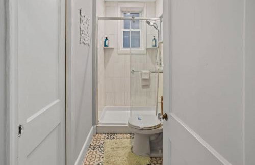 Luxurious 8BR Beach Duplex w Ocean Views - Photo 26