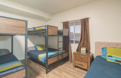 Cave Creek- Basketball Putt Putt Pool & Games - Foto 45