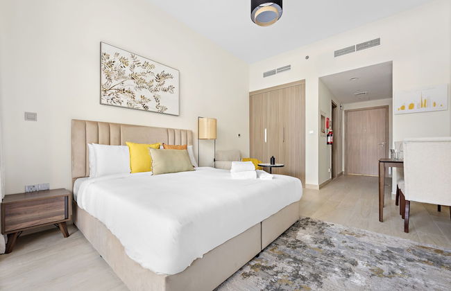 WelHome - Your Dubai Getaway: Cozy Studio at Azizi Rivera 4 - Photo 4