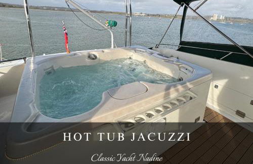 Classic Yacht Nadine in Poole Harbour, Dorset, with a Hot Tub Jacuzzi - Photo 3