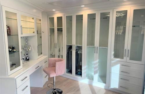 The J Luxury Villa - Southampton Poolside Retreat with Sauna - Foto 37