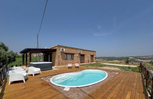 Private Pool & Jacuzzi with View by Host Hero - Foto 27