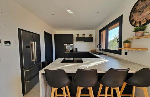 4 chambres - 200m2 - Parking - Jardin - Foto 2