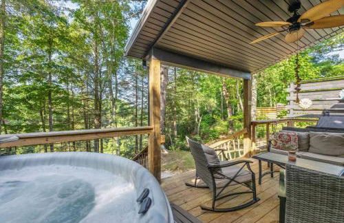 Hemlocks Over Muir in Rogers KY - Hot Tub & WiFi - Foto 8