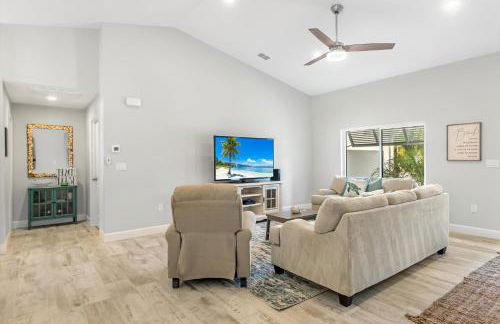 BRAND NEW Rental with Luxury Pool - Villa Rosalie - Roelens Vacations - Foto 7