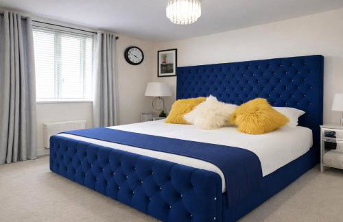 Spacious 4 Bedroom House in Milton Keynes for Families, Groups and Contractors - Foto 3