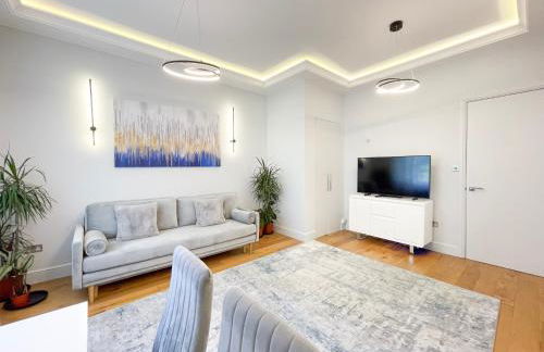 Stylish One Bed Flat in Paddington Pool and gym next door Free secure underground parking nearby - Foto 3