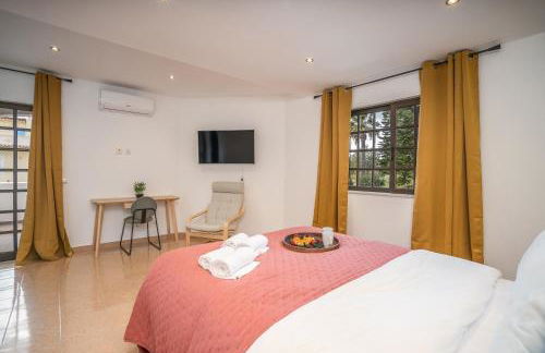 Host Wise - Sunny Spacious House - Terrace & Free Parking - Foto 20