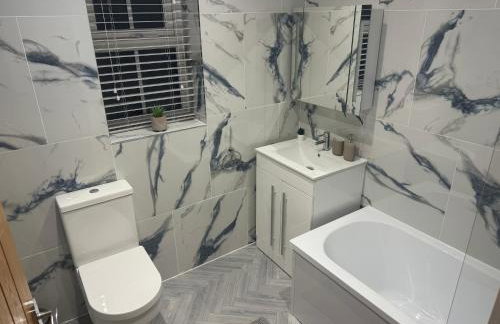 Newly constructed 3 bed town house next to the canal with Private Car Park - Foto 14