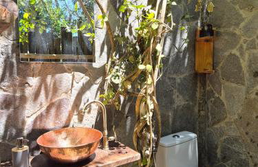 Casa da Árvore - Refúgio de Luxo com Jacuzzi e Vista para a Serra - Foto 27