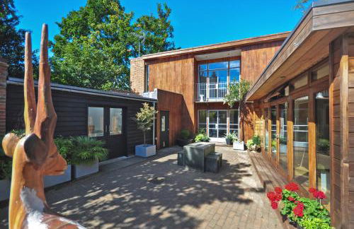 The Ultimate Group Complex, Hens & Celebrations at The Old Fire Station Canterbury, 3 Homes - Foto 17