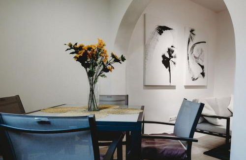 Artist’s corner in central Caldas - Photo 11