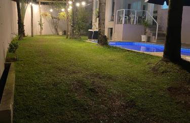 Casa com Piscina, Churrasqueira e Quartos amplos - Foto 9