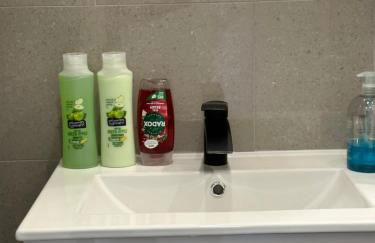 Modern flat in Egham by Royal Holloway University Royal Ascot and Windsor near Heathrow Airport - Foto 18