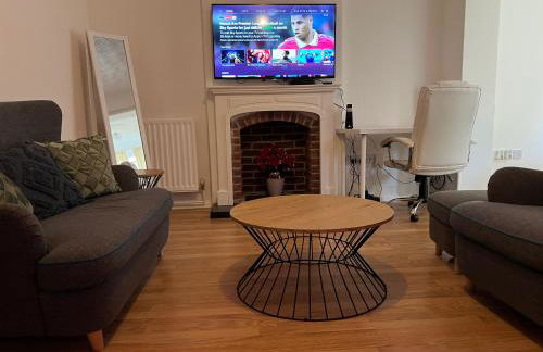 Entire -4 Bedrooms Detached House with Driveway - Foto 7