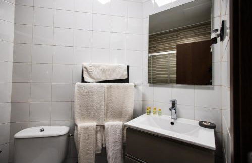 Apartamentos Reyes Católicos by Medina Living - Foto 140