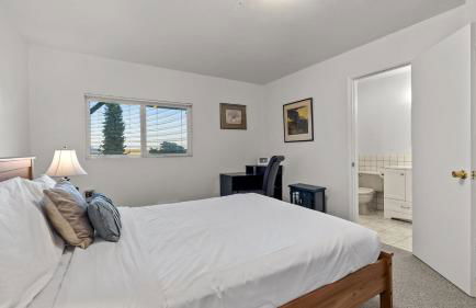 Incredible Water Views, Deck Relaxing Retreat Greenbank Getaway by Avantstay - Foto 46