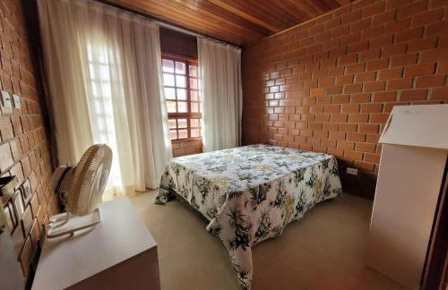 Casa de Campo Novo gravatá em condomínio, lazer completo com piscina compartilhada, churraqueira e forno a lenha privado e uma vista espetacular e com aquele friozinho - Foto 11