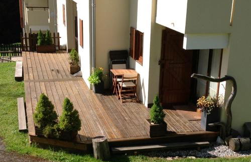 Appartement domaine la Clusaz Manigod avec terrasse sur les pistes de ski - Photo 2