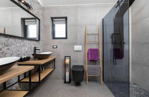 Villa Niko with heated pool, sauna and jacuzzi - Photo 56