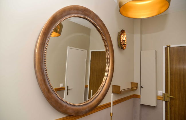 The Majestic Garden Suite - Photo 23