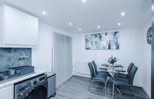 3BR Elegant House in Leeds Sleeps 6 Parking - Foto 53